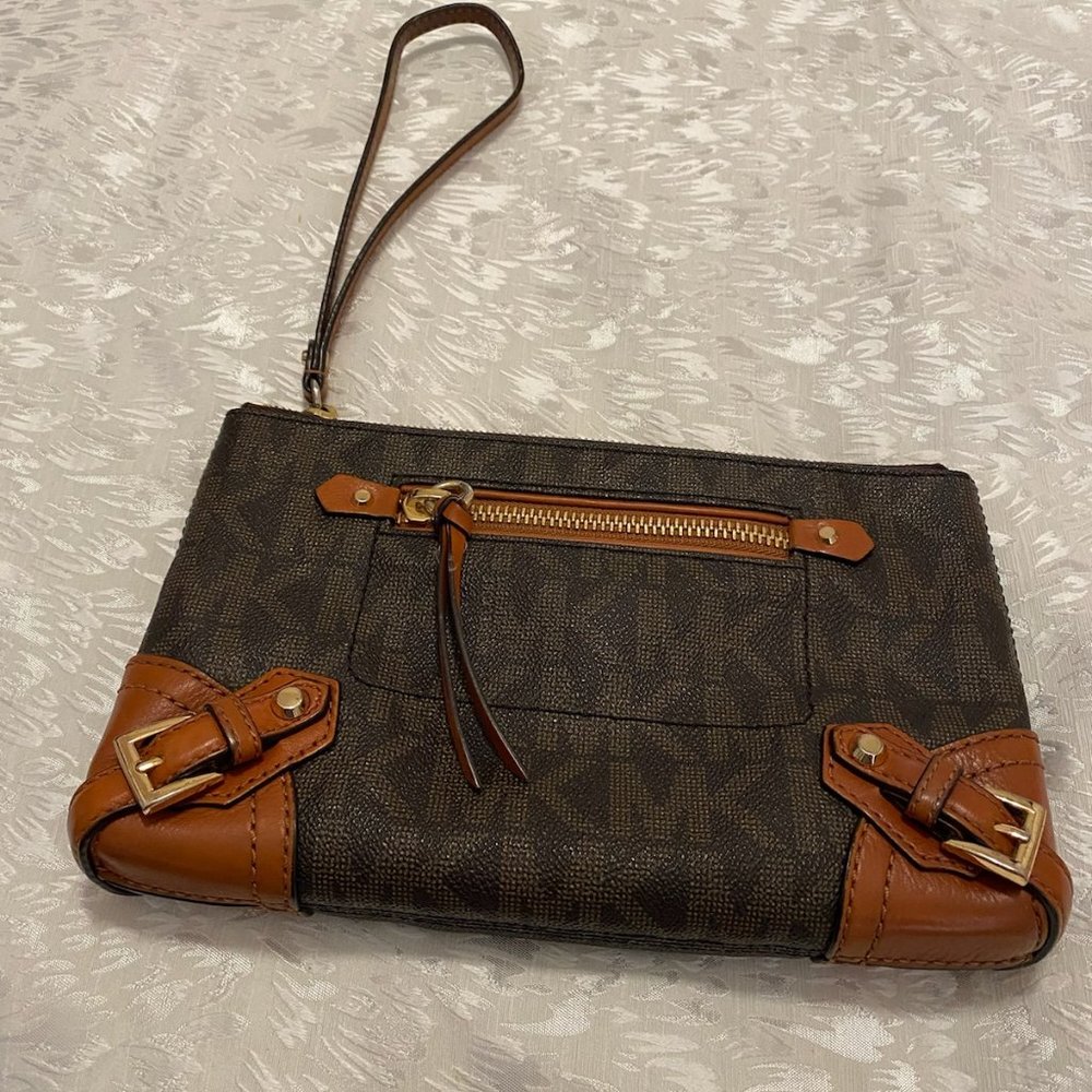 Michael Kors Wristlet